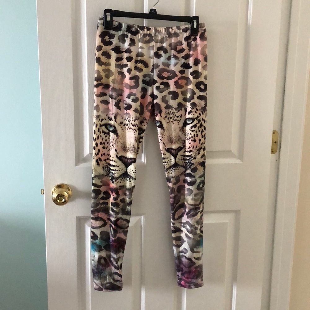 Super comfy cheetah face/print leggings